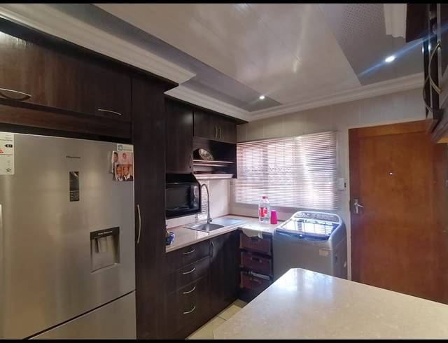 3 BEDROOM FREESTANDING SOLD IN KANANA